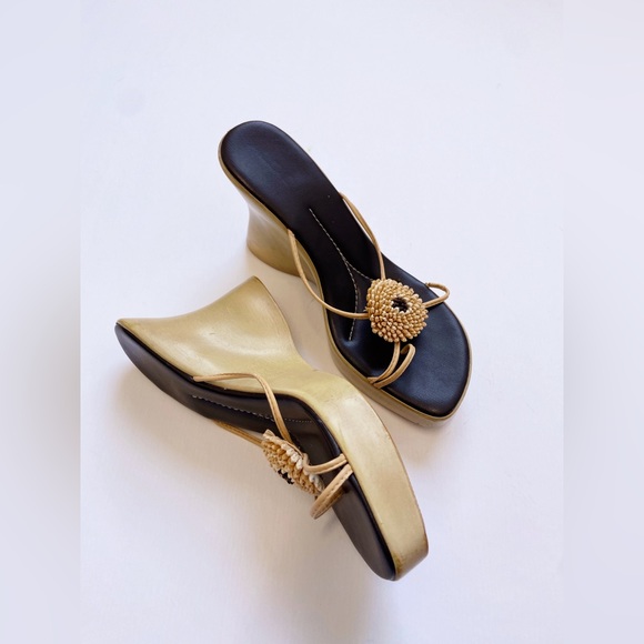 Vintage Wedge Sandal - Picture 4 of 5